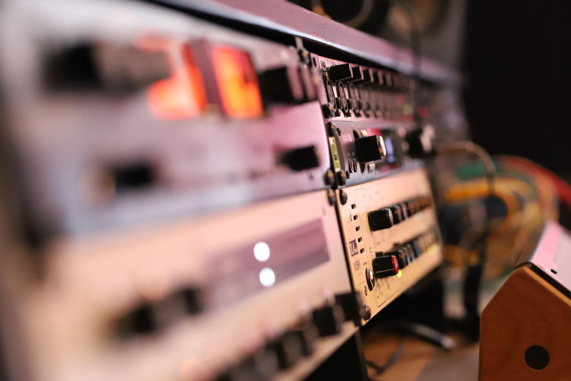 Studio Humbucker - Recording, mixing & mastering - Analog preamps and compressors. Louder than liftoff Silver Bullet.